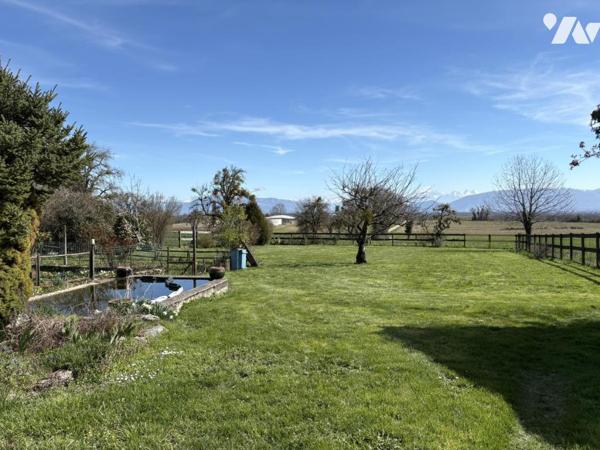 A VENDRE - MAISON DE CARACTERE - SH : 458 m2 - 12 pièces - 5 chambres - Sur 2.985 m2.