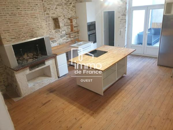 Immeuble à vendre à Laval (53000)