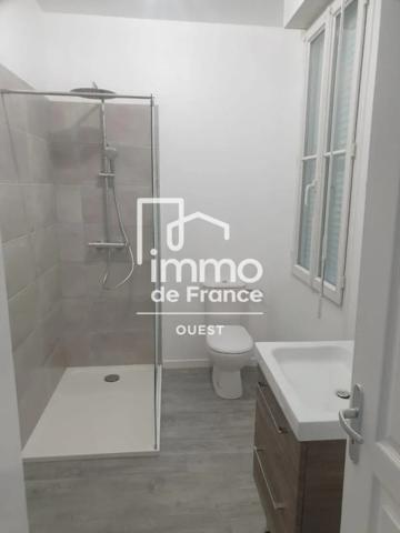 Immeuble à vendre à Laval (53000)
