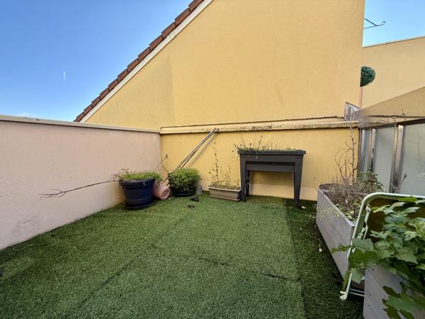 Saint-Fons (69190) APPARTEMENT T3 AVEC TERRASSE GARAGE