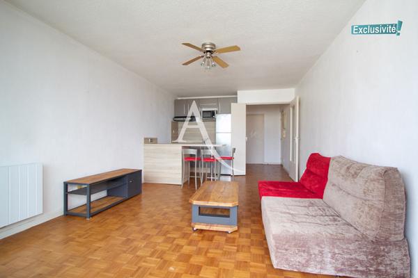 MONTPELLIER ESTANOVE - SUPERBE T2 MEUBLÉ DE 37 M2 AU 7E ET DERNIER ÉTAGE AVEC ASCENSEUR, AVEC TERRASSE ET STATIONNEMENT PRIVATIF DANS RÉSIDENCE SÉCURISÉE