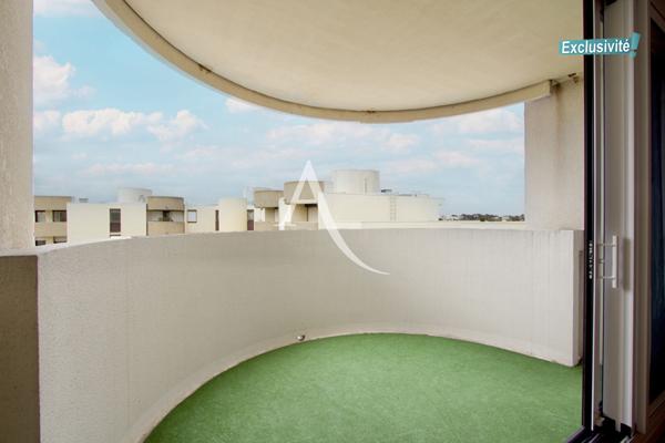 MONTPELLIER ESTANOVE - SUPERBE T2 MEUBLÉ DE 37 M2 AU 7E ET DERNIER ÉTAGE AVEC ASCENSEUR, AVEC TERRASSE ET STATIONNEMENT PRIVATIF DANS RÉSIDENCE SÉCURISÉE