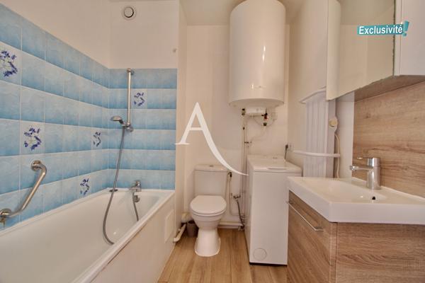 MONTPELLIER ESTANOVE - SUPERBE T2 MEUBLÉ DE 37 M2 AU 7E ET DERNIER ÉTAGE AVEC ASCENSEUR, AVEC TERRASSE ET STATIONNEMENT PRIVATIF DANS RÉSIDENCE SÉCURISÉE