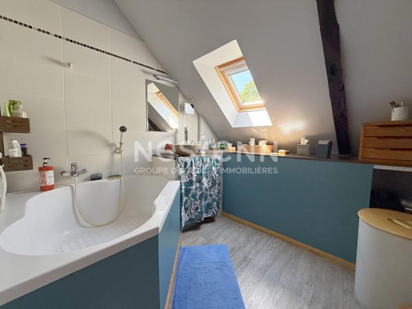 MOREAC - Charmante longère à vendre, 4 chambres, joli jardin de 1790 m² et ses dépendances