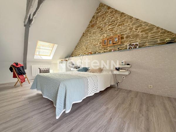 MOREAC - Charmante longère à vendre, 4 chambres, joli jardin de 1790 m² et ses dépendances