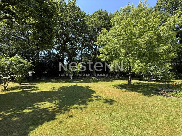 MOREAC - Charmante longère à vendre, 4 chambres, joli jardin de 1790 m² et ses dépendances