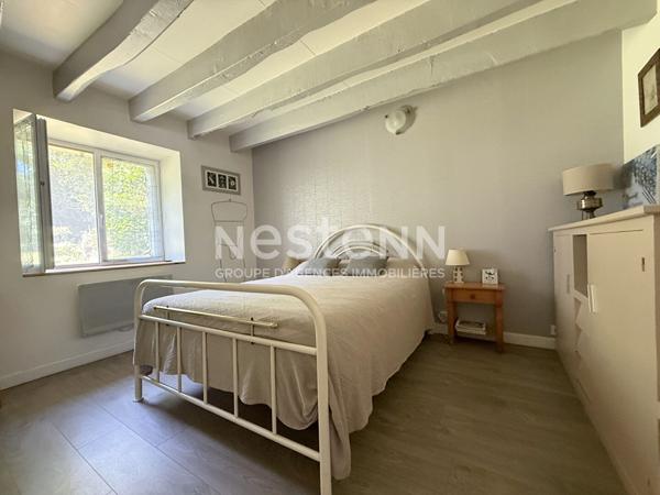 MOREAC - Charmante longère à vendre, 4 chambres, joli jardin de 1790 m² et ses dépendances
