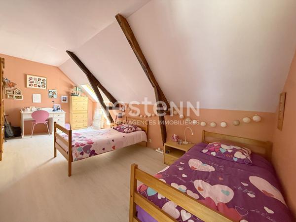 MOREAC - Charmante longère à vendre, 4 chambres, joli jardin de 1790 m² et ses dépendances