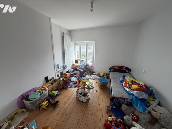 Maison d'habitation de 110m² avec 8160m² de terrain et dépendances 