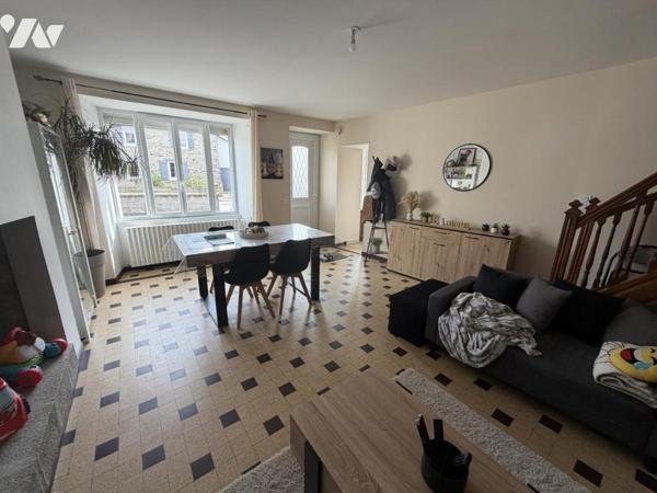 Maison d'habitation de 110m² avec 8160m² de terrain et dépendances 