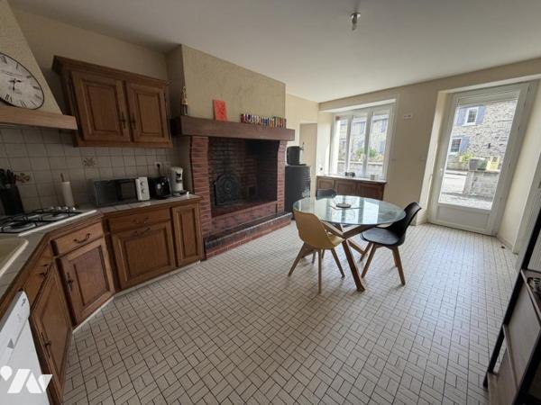 Maison d'habitation de 110m² avec 8160m² de terrain et dépendances 