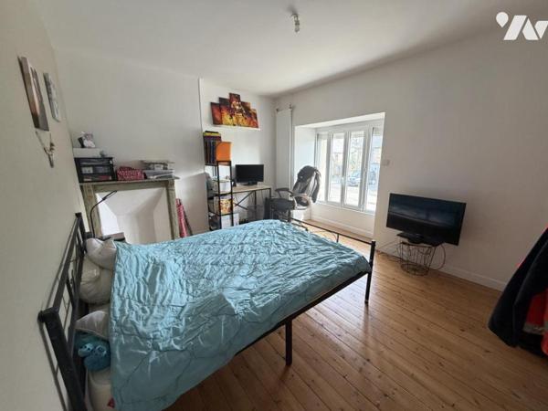 Maison d'habitation de 110m² avec 8160m² de terrain et dépendances 