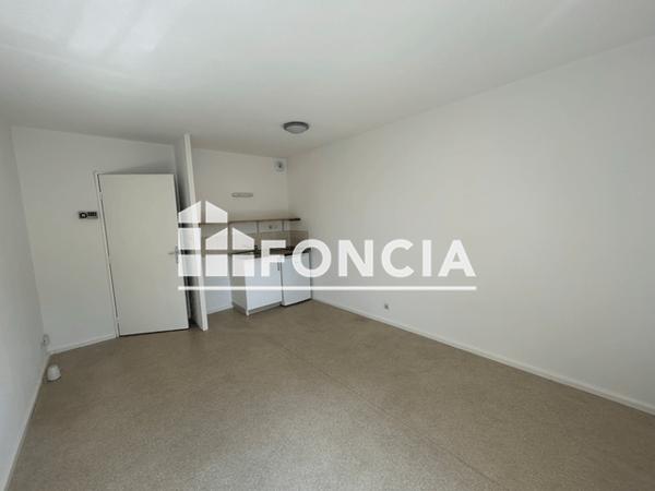 Location Studio 22.06 m² - 9 RUE RAYMOND LAVIGNE Talence 33400