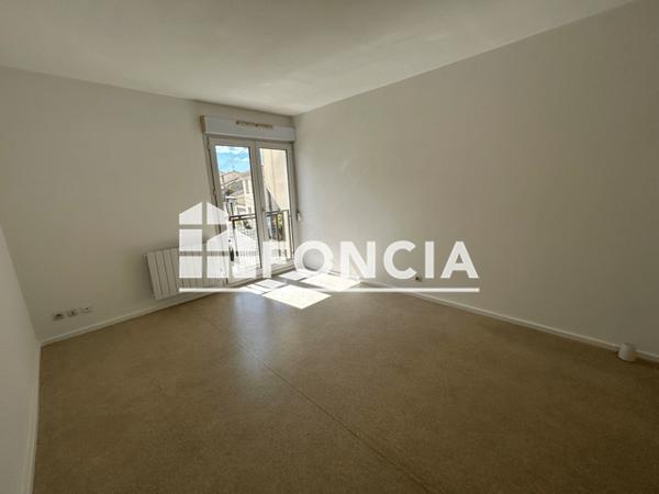 Location Studio 22.06 m² - 9 RUE RAYMOND LAVIGNE Talence 33400