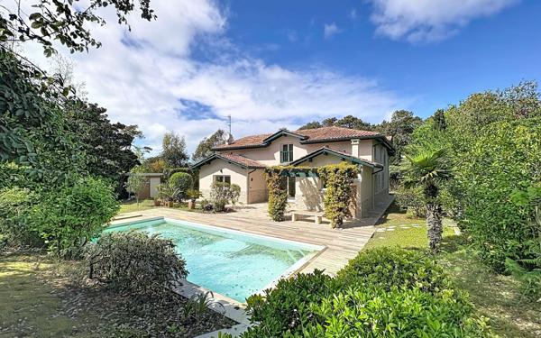 Maison à vendre    6 pièces •  Anglet