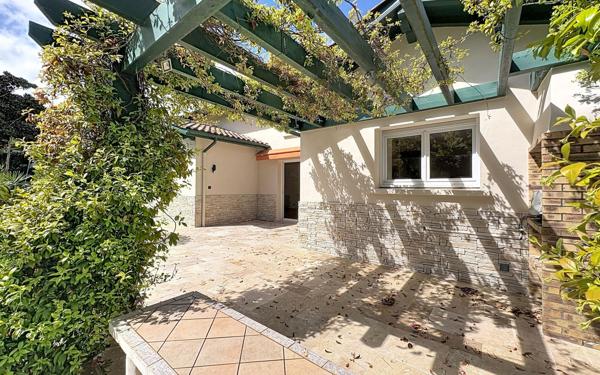 Maison à vendre    6 pièces •  Anglet