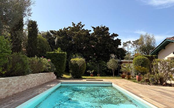 Maison à vendre    6 pièces •  Anglet