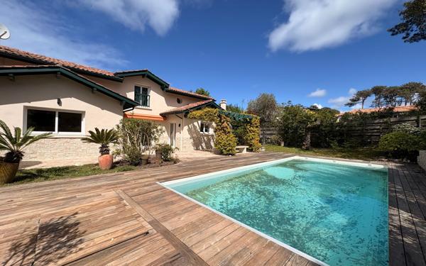 Maison à vendre    6 pièces •  Anglet