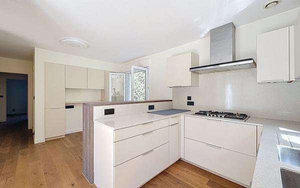 Maison à vendre    6 pièces •  Anglet