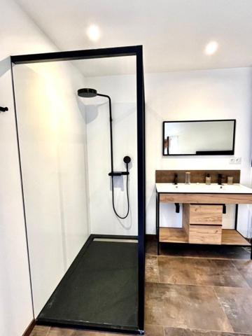 Rare à la vente! Belle propriété à 500m de la mer