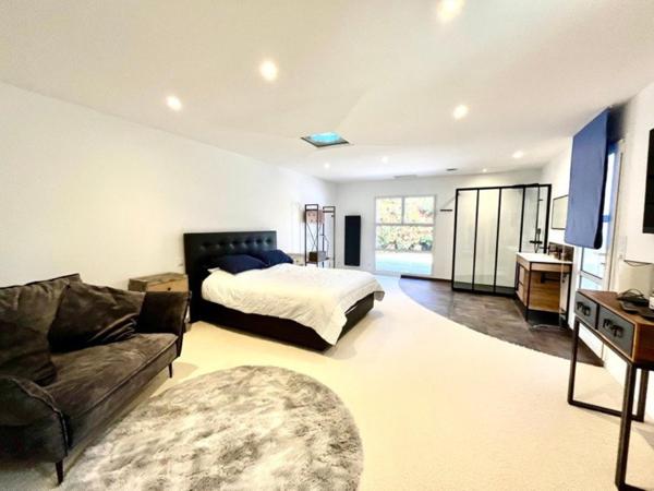 Rare à la vente! Belle propriété à 500m de la mer