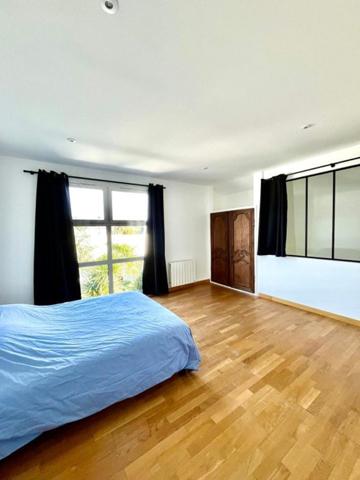 Rare à la vente! Belle propriété à 500m de la mer