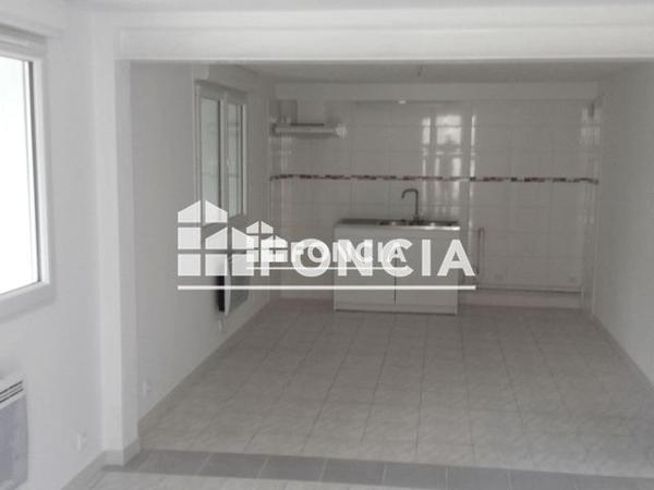 Location Appartement 3 pièces 54.51 m² - 9 AVENUE D'AUNIS Tonnay Charente 17430