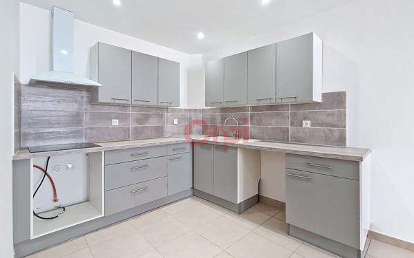 Appartement à louer    3 pièces •  Saint-Féliu-d'Avall