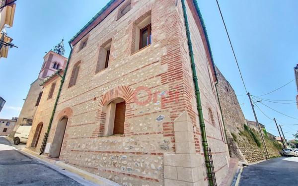 Appartement à louer    3 pièces •  Saint-Féliu-d'Avall