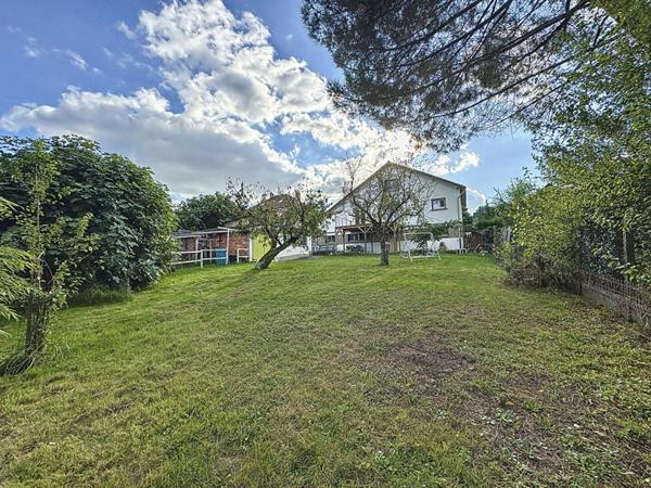 Grande maison indépendante avec dépendance pro et garage haute capacité 3m hauteur