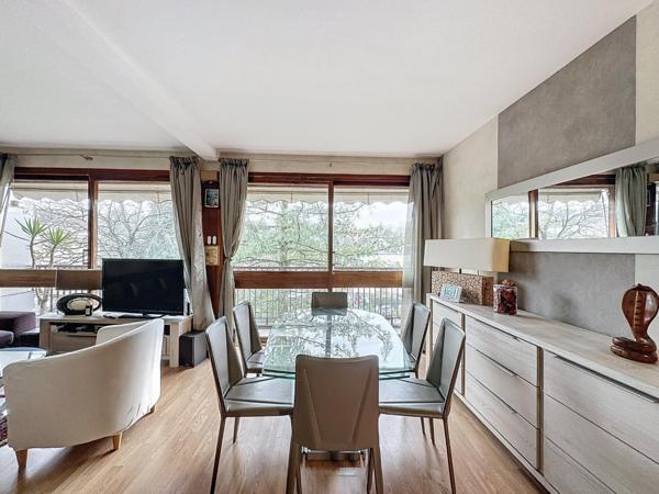 Résidence Élysée 2, piscine privée, 4 pièces traversant avec balcon - environnement calme et verdoyant