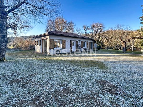Maison à vendre de plain pied Montvalent - 3 chambres - Garage - Ateliers - Arboré - Jardin 2 000m2 - Maison d'hôte possible