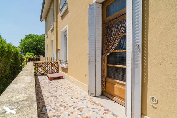 Maison à vendre 265 500 € Décines-Charpieu 4 p 97 m² DPE F