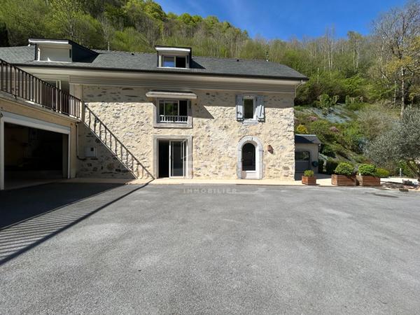 Maison de charme - cadre naturel exceptionnel avec piscine.