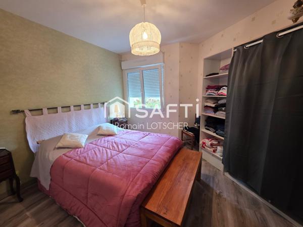 Maison de plain pied sur sous sol avec piscine