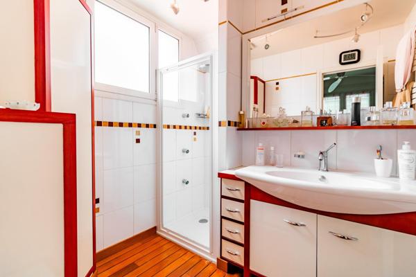 Idéalement placée sans nuisance