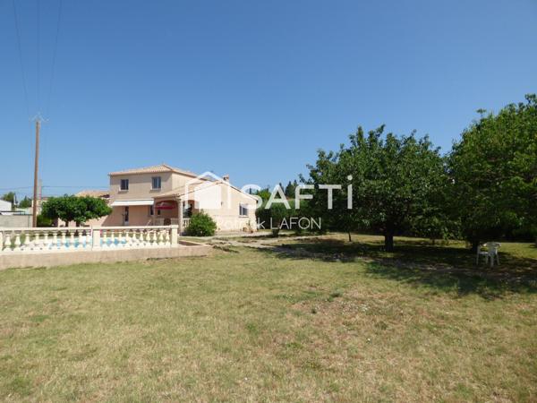 Villa, environnement calme et agréable.