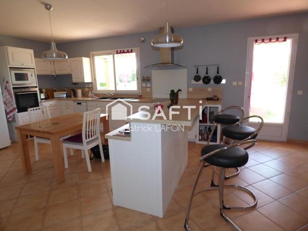 Villa, environnement calme et agréable.