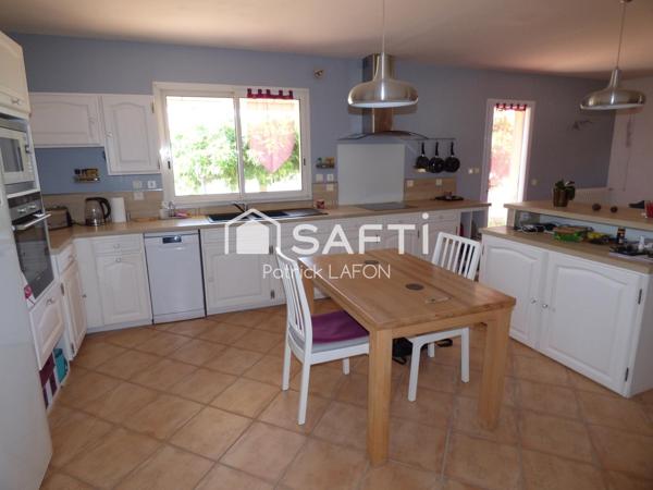 Villa, environnement calme et agréable.