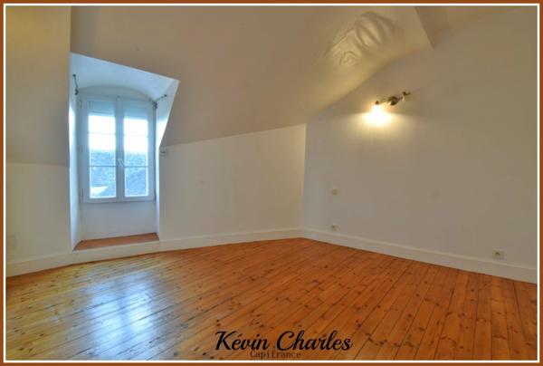 MAISON DE BOURG - 7 PIECES