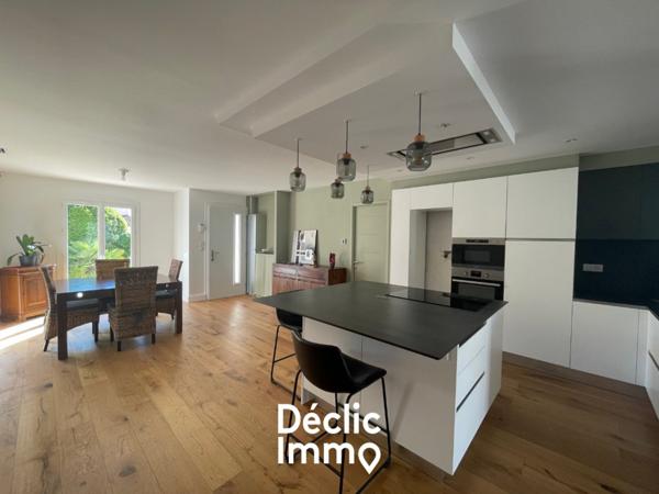 Vente maison Mudaison, 114m² 5 pièces 490 000€ avec piscine