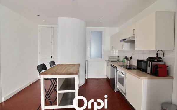 Appartement à vendre    2 pièces • 50 m2 Marseille 6