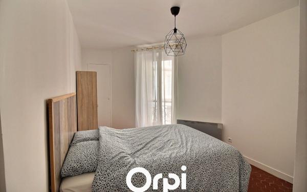 Appartement à vendre    2 pièces • 50 m2 Marseille 6
