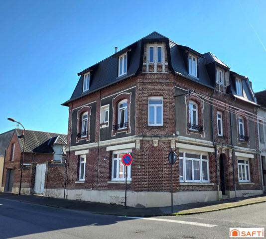Superbe maison bourgeoise T7, cour et garage avec combles aménageables