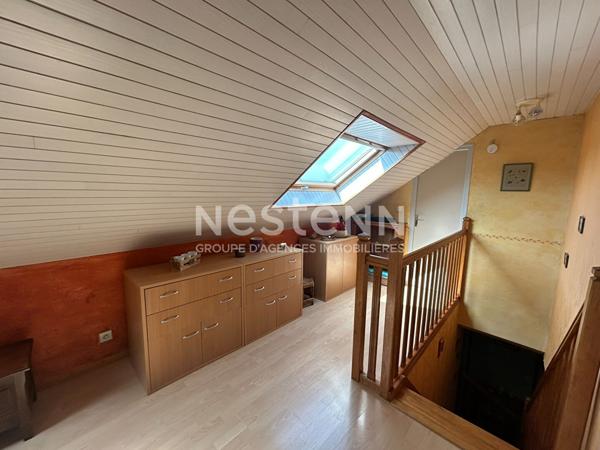 Maison familiale avec 3 chambres et un bureau idéalement située à La Suze sur Sarthe !