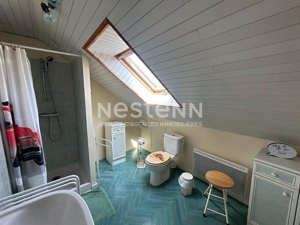 Maison familiale avec 3 chambres et un bureau idéalement située à La Suze sur Sarthe !