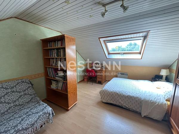 Maison familiale avec 3 chambres et un bureau idéalement située à La Suze sur Sarthe !