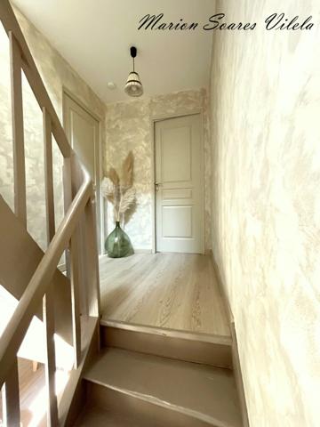 Maison de ville rénovée avec suite parentale, patio sans vis à vis et dépendance – Chaumes-en-Brie