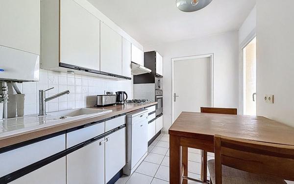 Appartement à vendre    3 pièces • 67,18 m2 Guyancourt