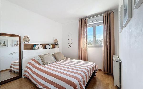 Appartement à vendre    3 pièces • 67,18 m2 Guyancourt